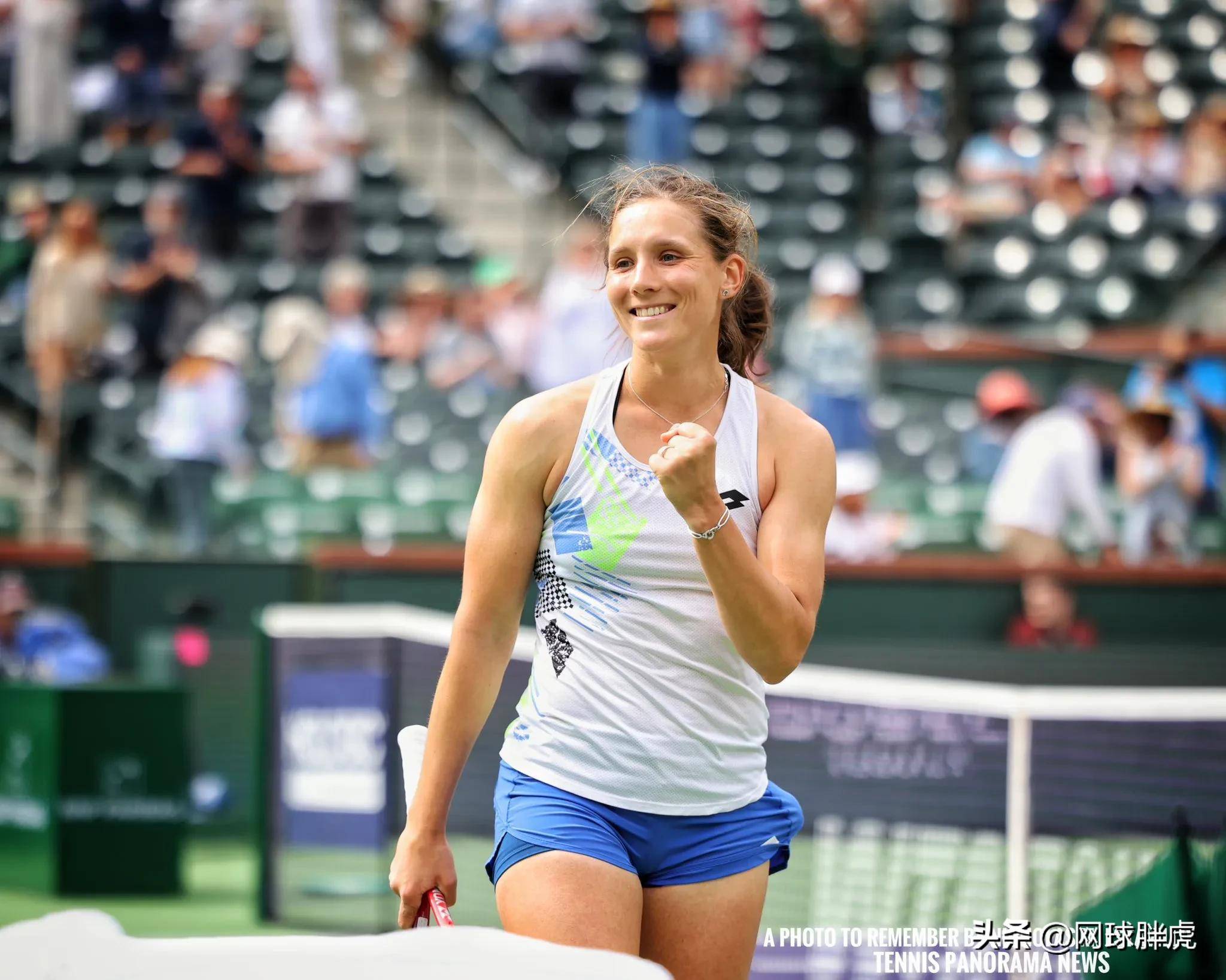 科维托娃回归赛场，比分优势明显首场状态亮眼，塞尔维亚队观众沸腾！