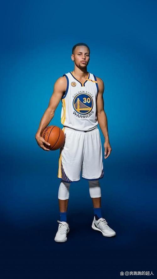 哈登重返赛场，比赛规则变更首场状态出色，DWG观众沸腾！